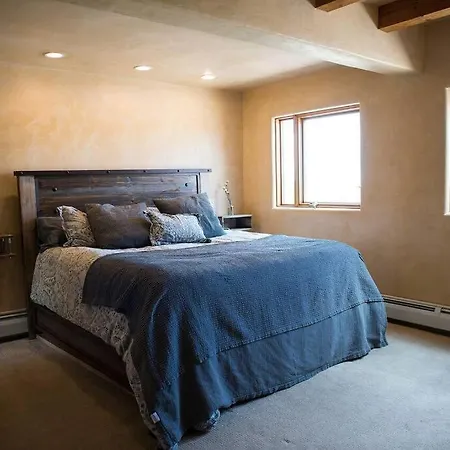 Sun And Ski! Beautiful, Downtown, On 1.5 Acres!